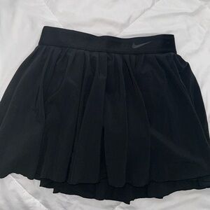 Nike Tennis Skirt in Black Size Small